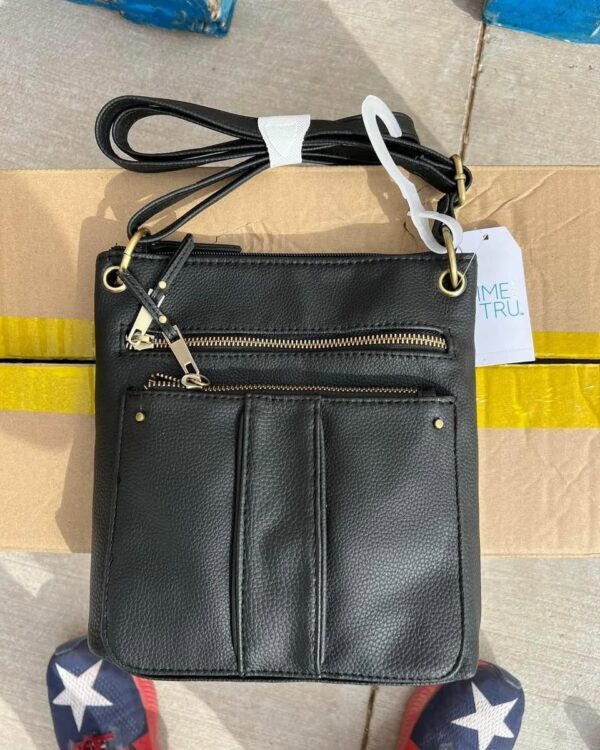 Amazing Assorted purses partial load - Bulk Liquidation Sales