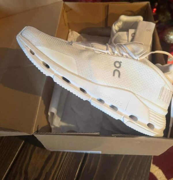 Amazing Cloud nova shoe pallet - Bulk Liquidation Sales