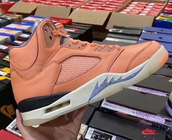 Authentic Pallet of sneakers - Bulk Liquidation Sales