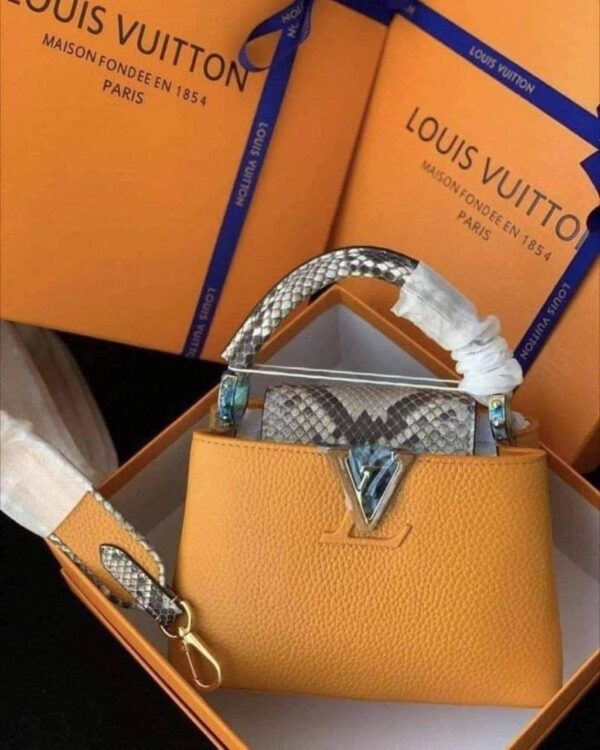 Best Mixed pallet of ladies hands bags - Bulk Liquidation Sales