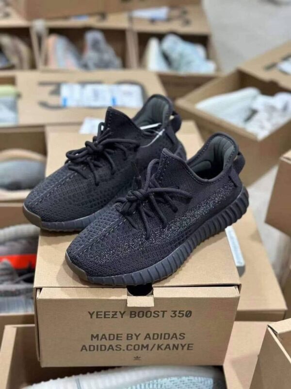 Best Yeezy Boost 350 v2 Pallets