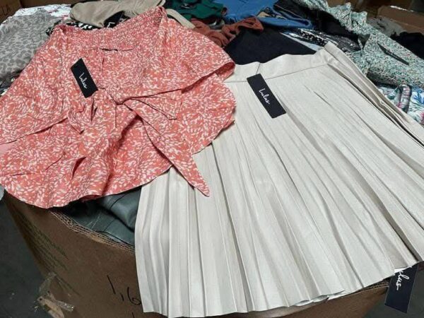 Lulus womens assorted apparel - Bulk Liquidation Sales