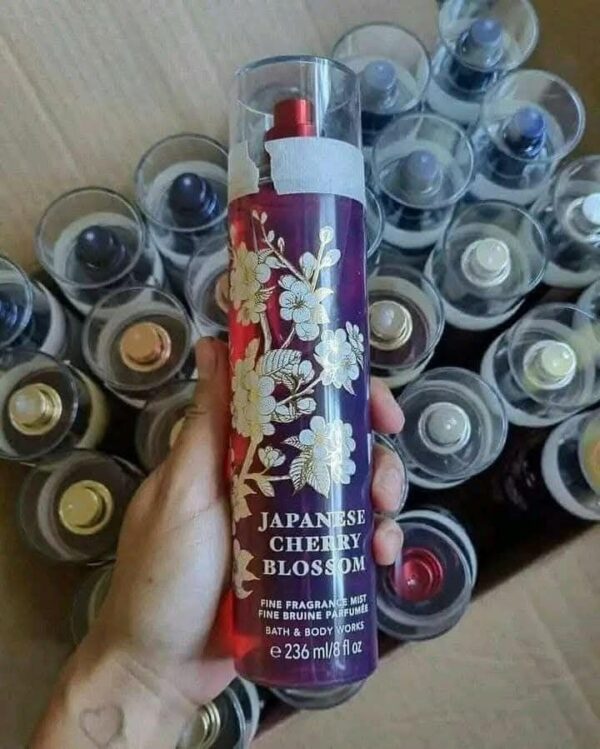 Pallet of Victorias secret cream spray lotion - Bulk Liquidation Sales