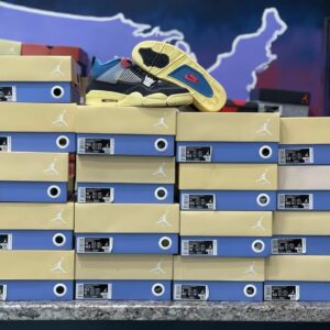 This pallets contains 30 pairs of mix Jordan shoes. - Bulk Liquidation Sales