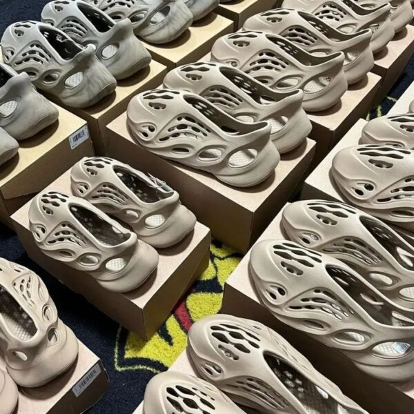 Yeezy Foam Runners Pallets - Bulk Liquidation Sales